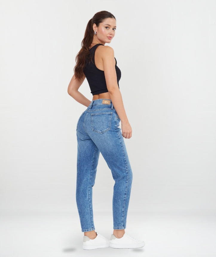 MOM JEAN AMY