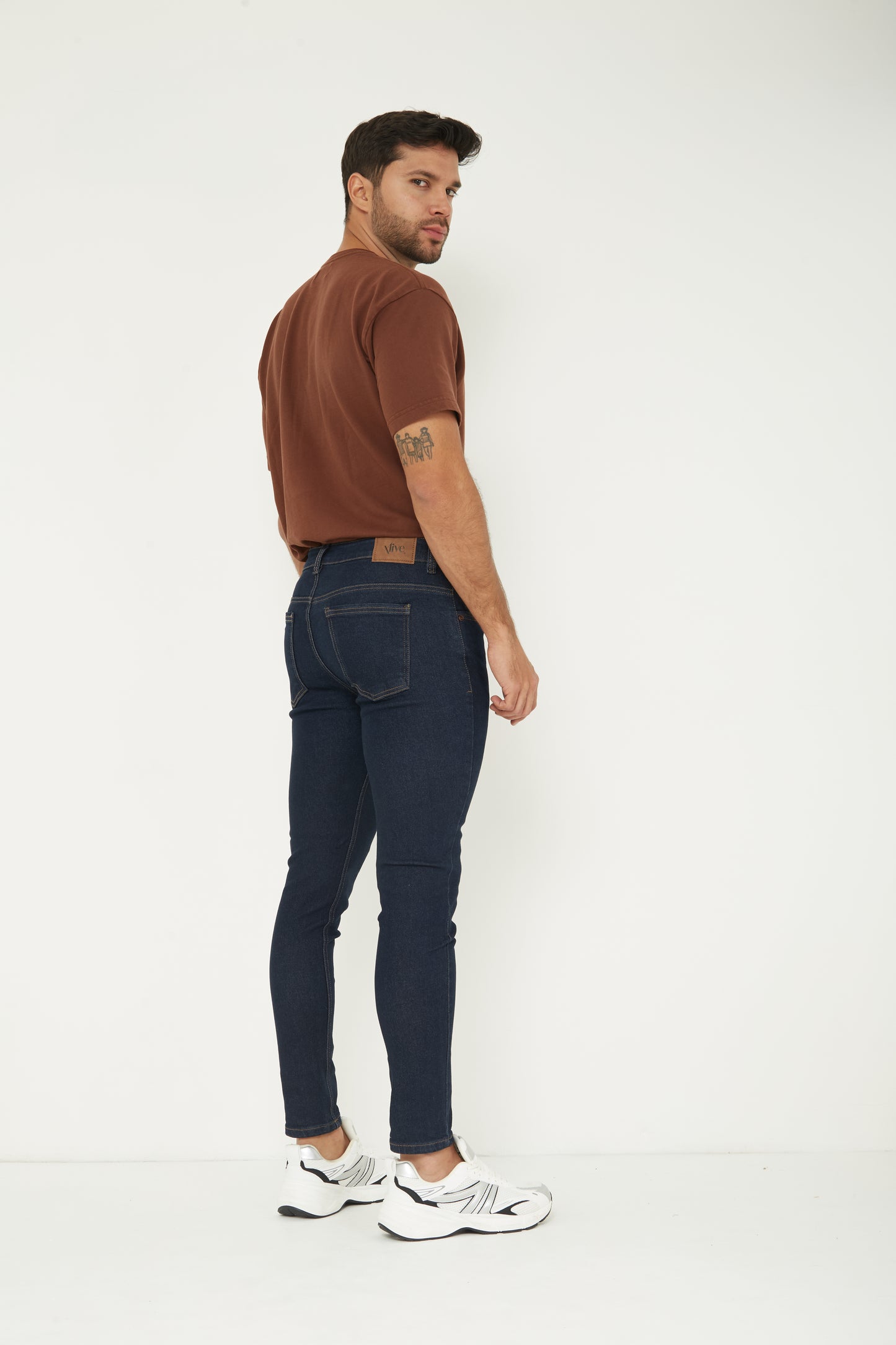 SKINNY LUCKY