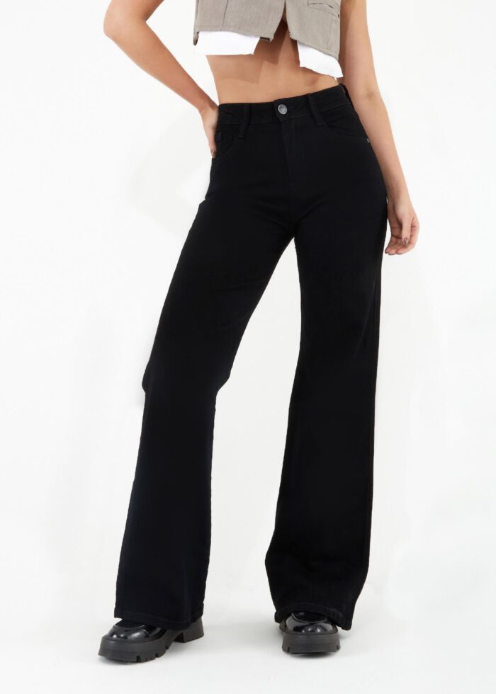 Jean Momfit Semi Flare Negro Ref. Natur