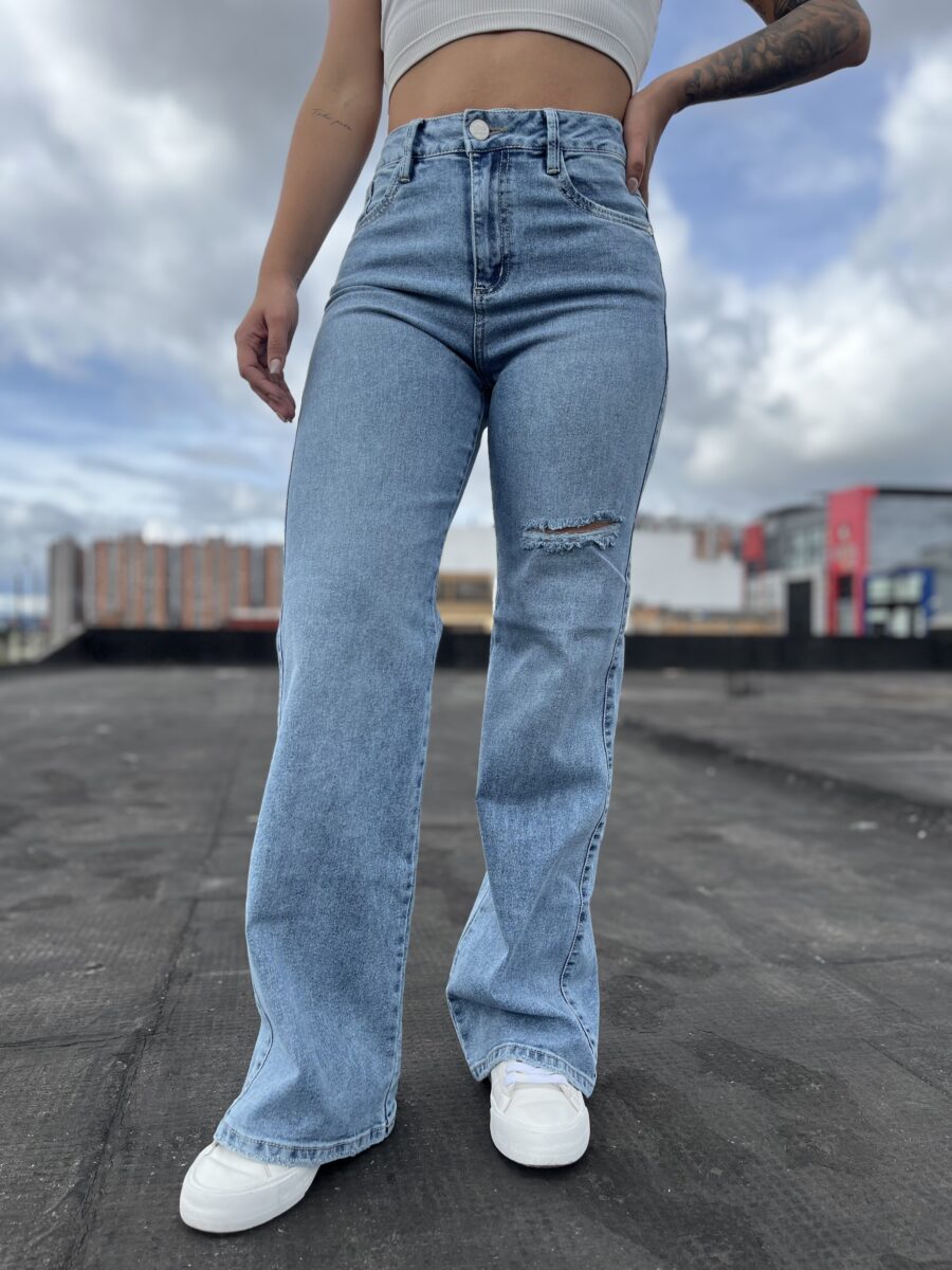 pantalon mom flare licrado ZURI