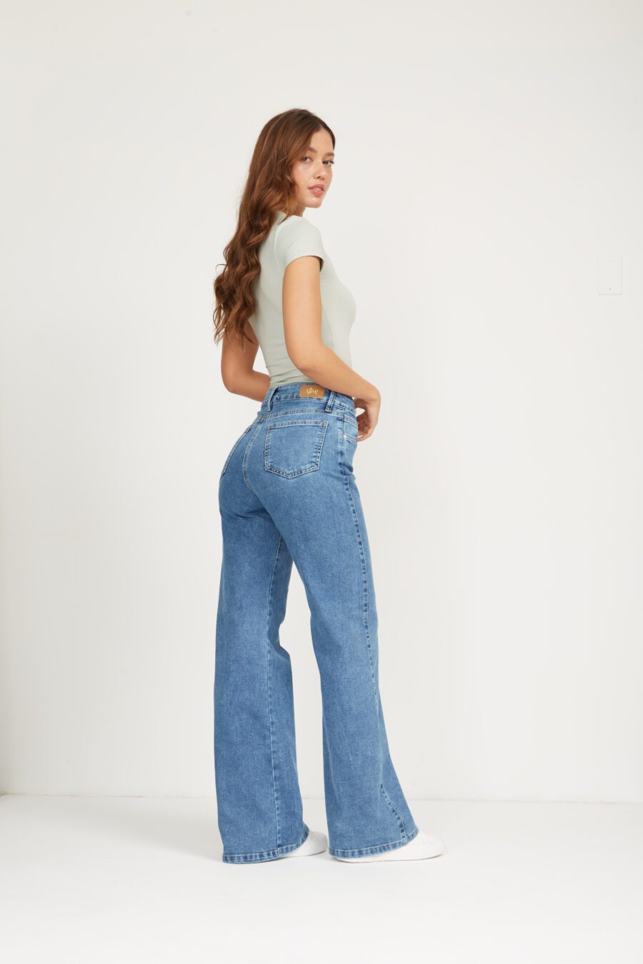 Pantalon Mom Flare Licrado Ref. MATIRA - Imagen 2